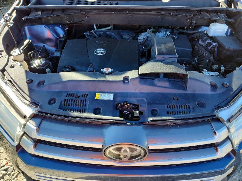 2019 Toyota Highlander le