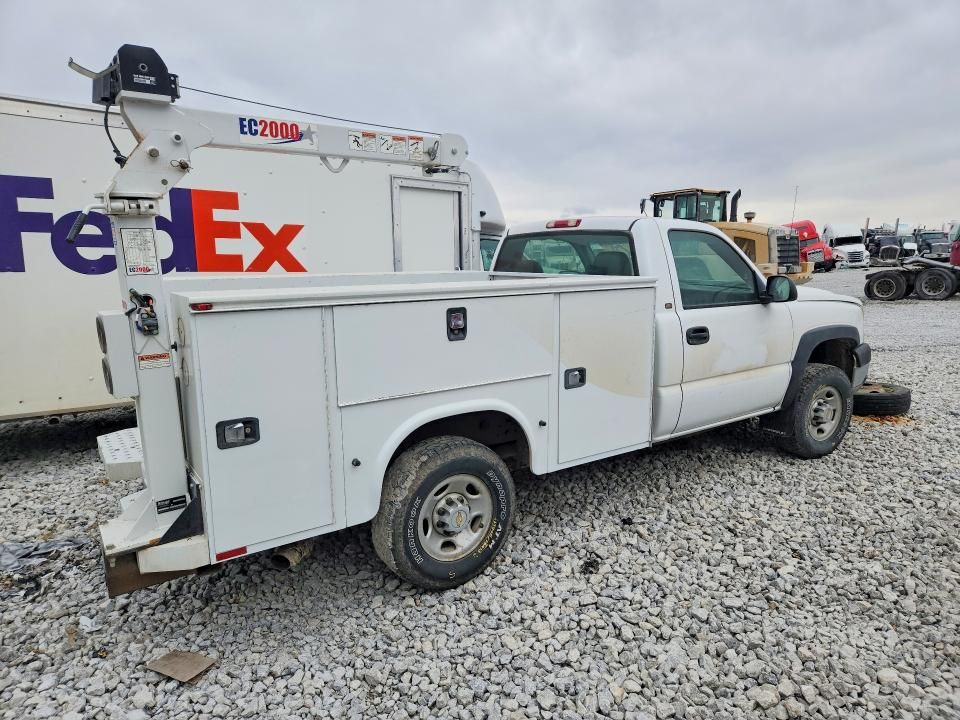2005 Chevrolet Silverado 2500 Utility / Service Truck