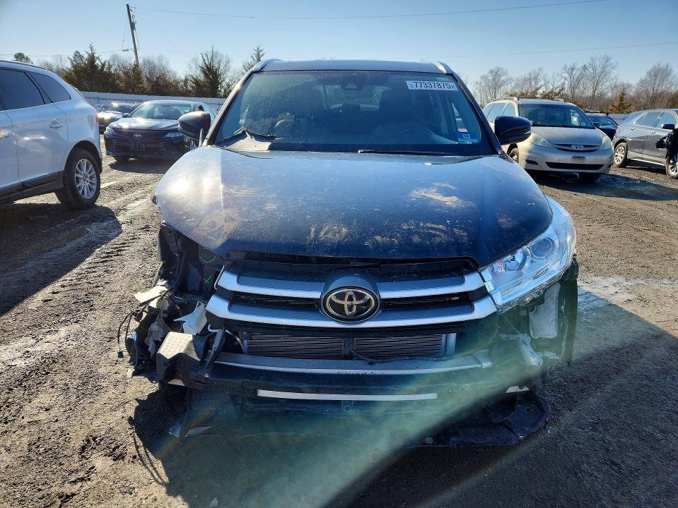 2018 Toyota Highlander se