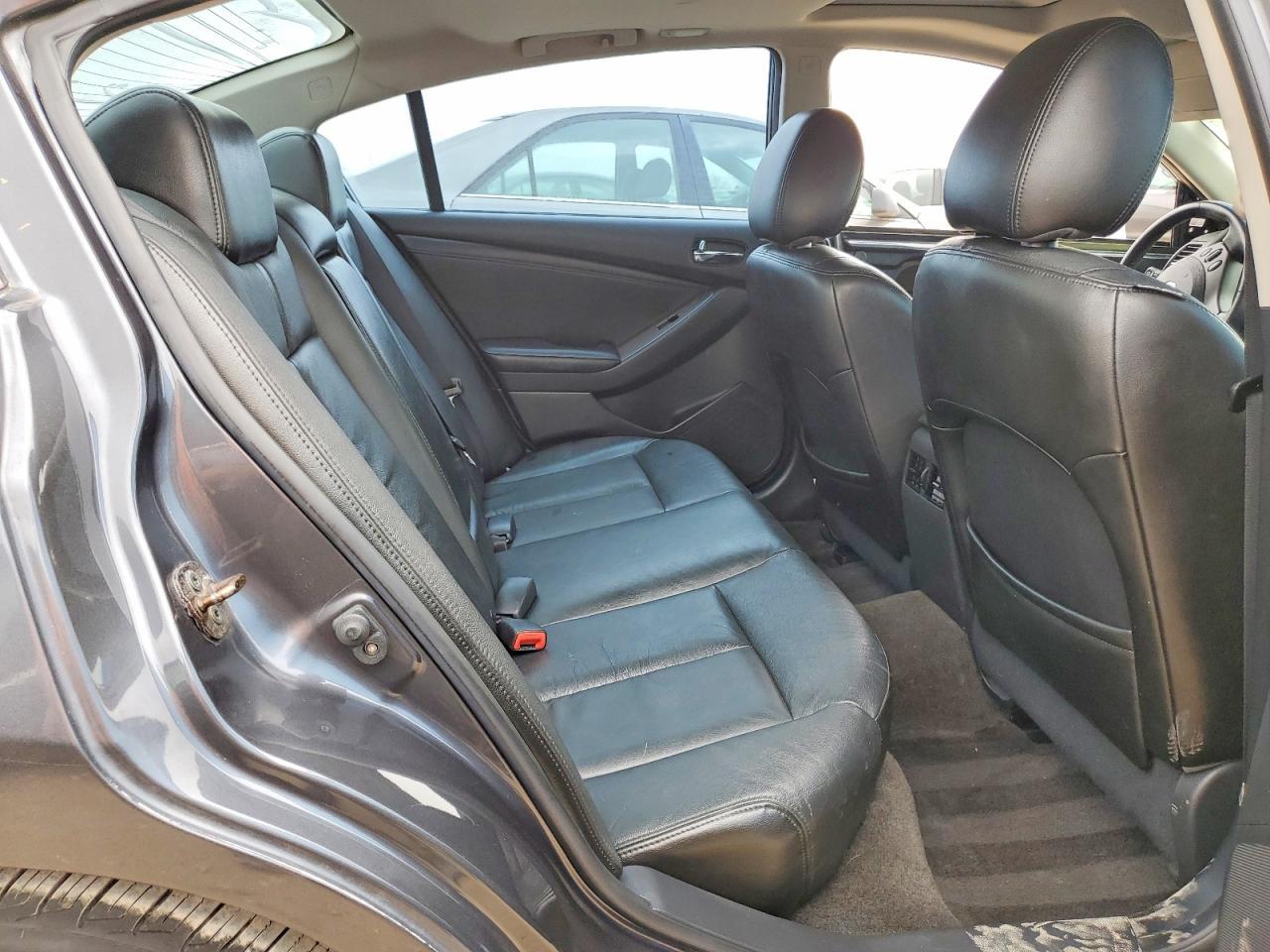 2010 Niss Altima