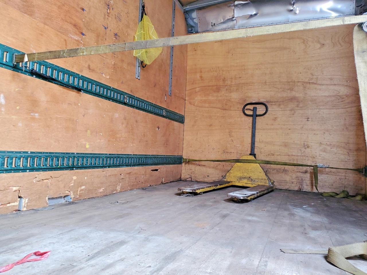 2006 Isuzu NPR BOX Truck