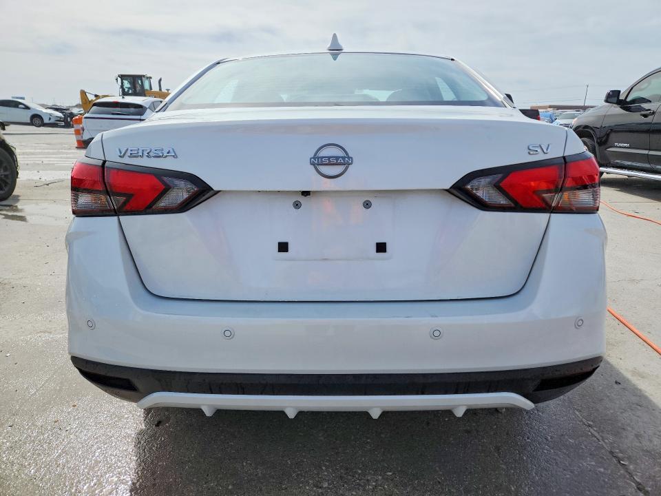2024 Nissan Versa sv
