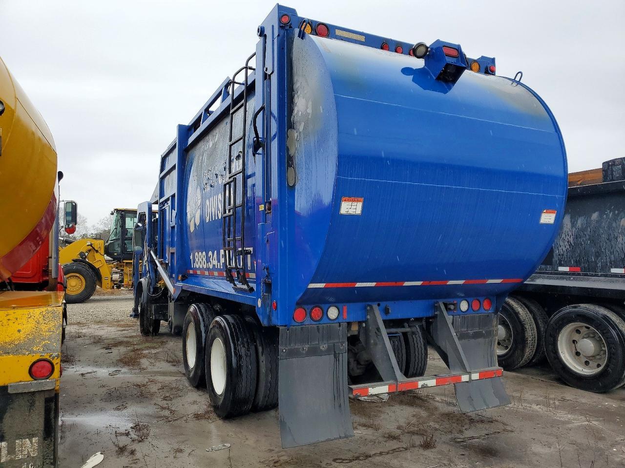 2014 Mack MRU613 Refuse Truck