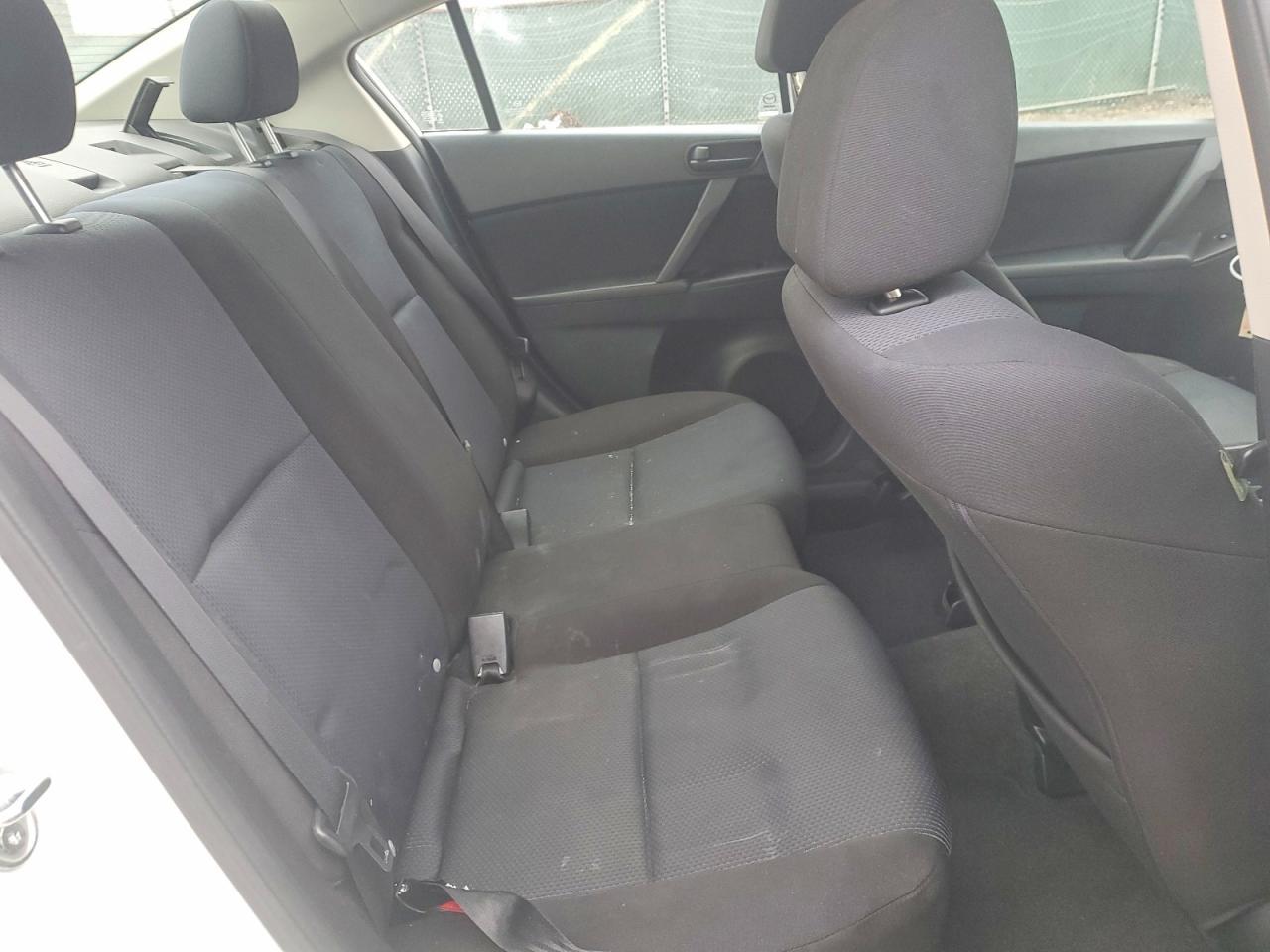 2011 Mazda 3 I