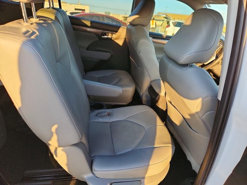 2023 Toyota Highlander Hybrid Limited