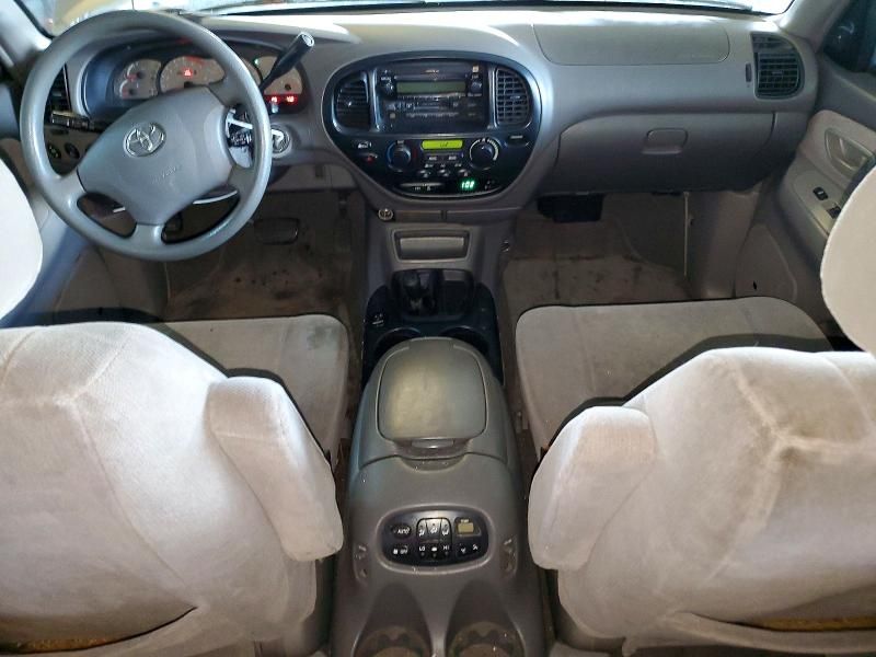 2004 Toyota Sequoia SR5