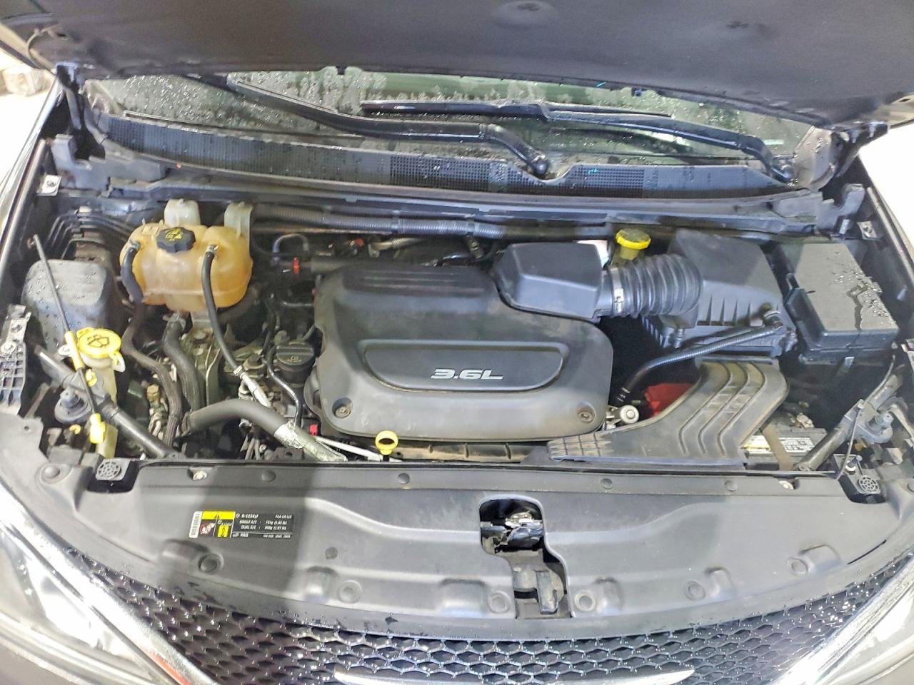 2017 Chrysler Pacifica Touring l