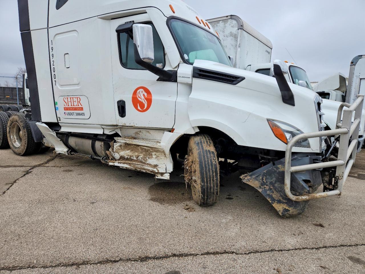 2020 Freigliner 2020 Freightliner Cascadia 126 Semi Truck