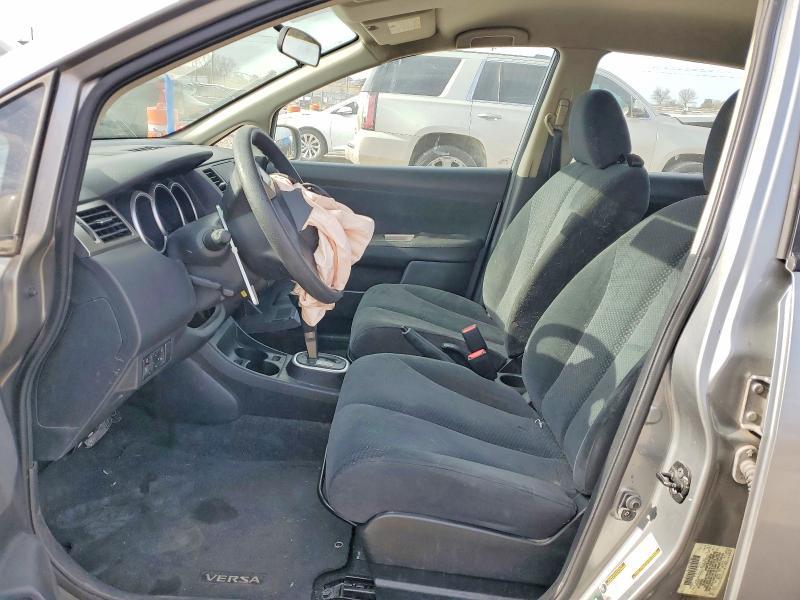 2011 Nissan Versa 1.8 s