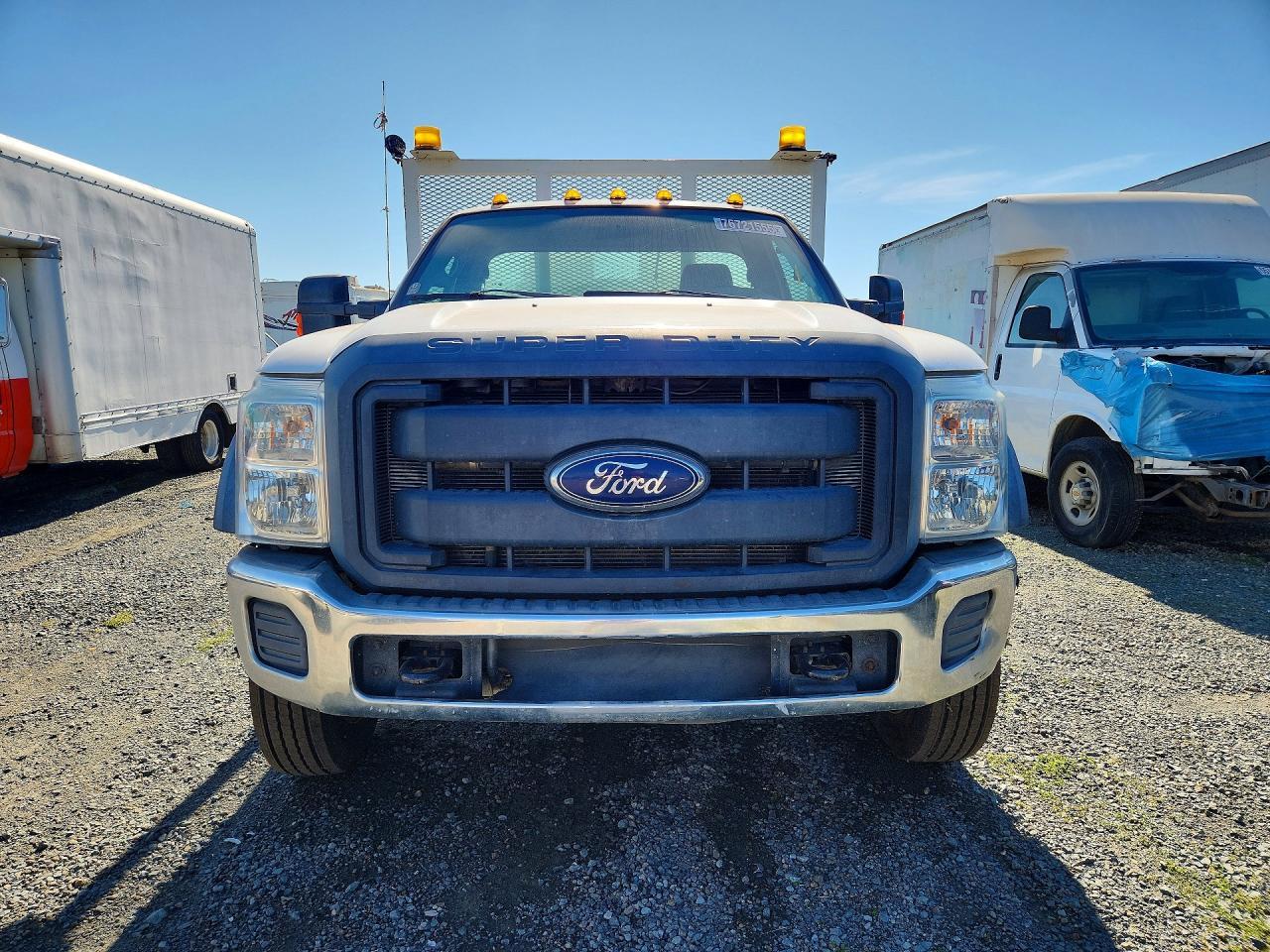 2016 Ford F550 Super Duty Flatbed Truck
