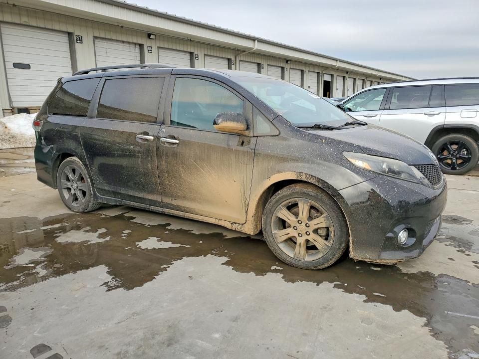 2015 Toyota Sienna Sport