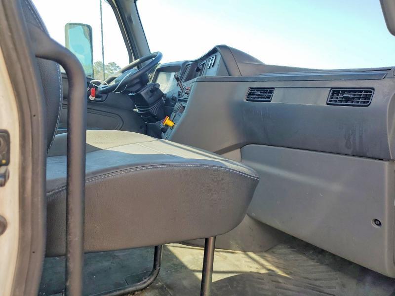 2020 International LT625 Semi Truck