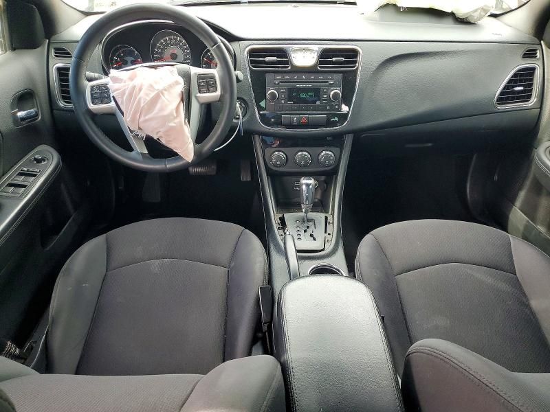 2013 Chrysler 200 Touring