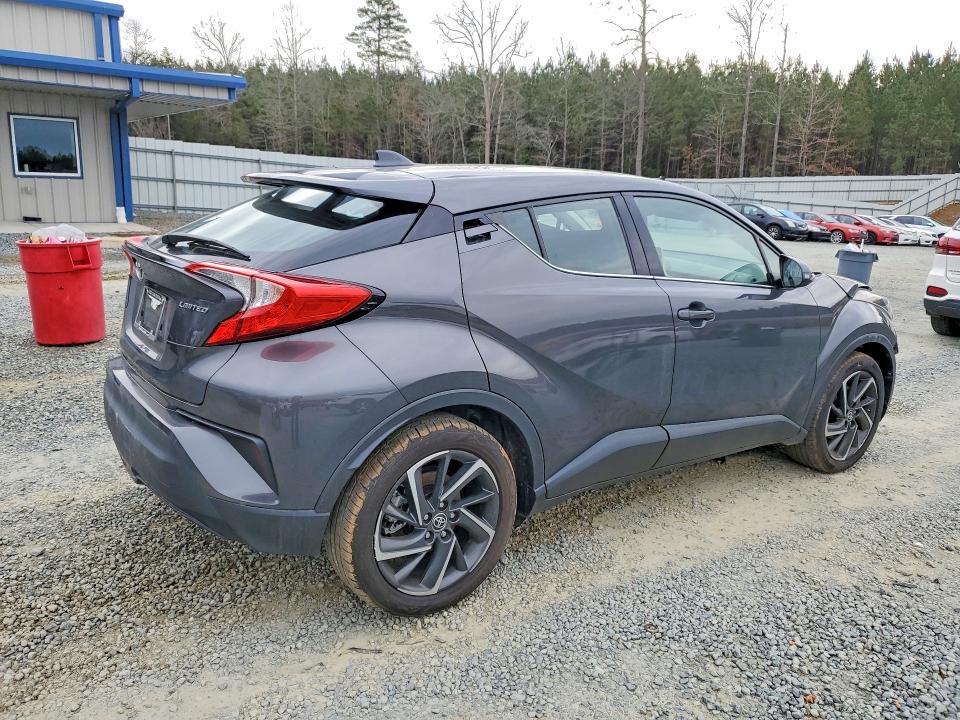 2022 Toyota C-hr xle