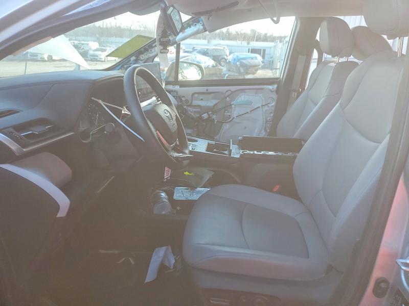 2025 Toyota Sienna xle 8-passenger