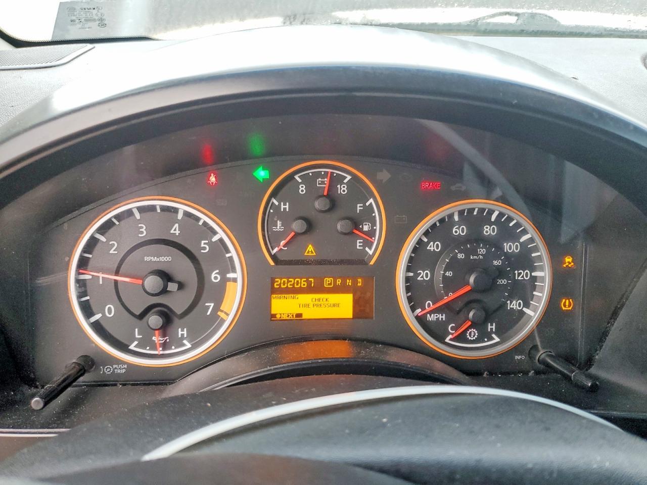 2014 Nissan Titan SV