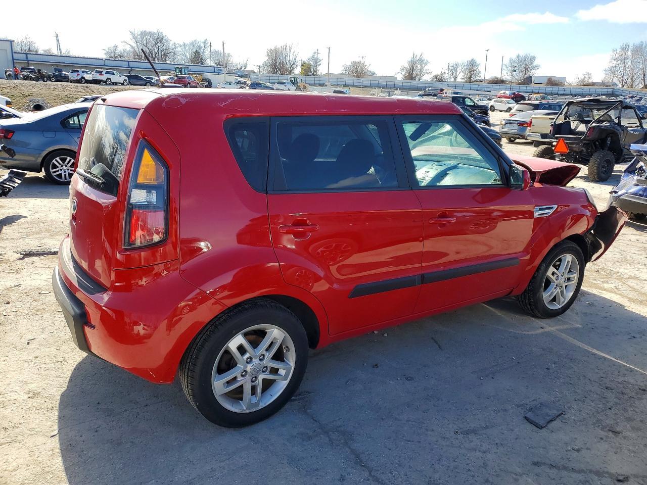 2011 KIA Soul +