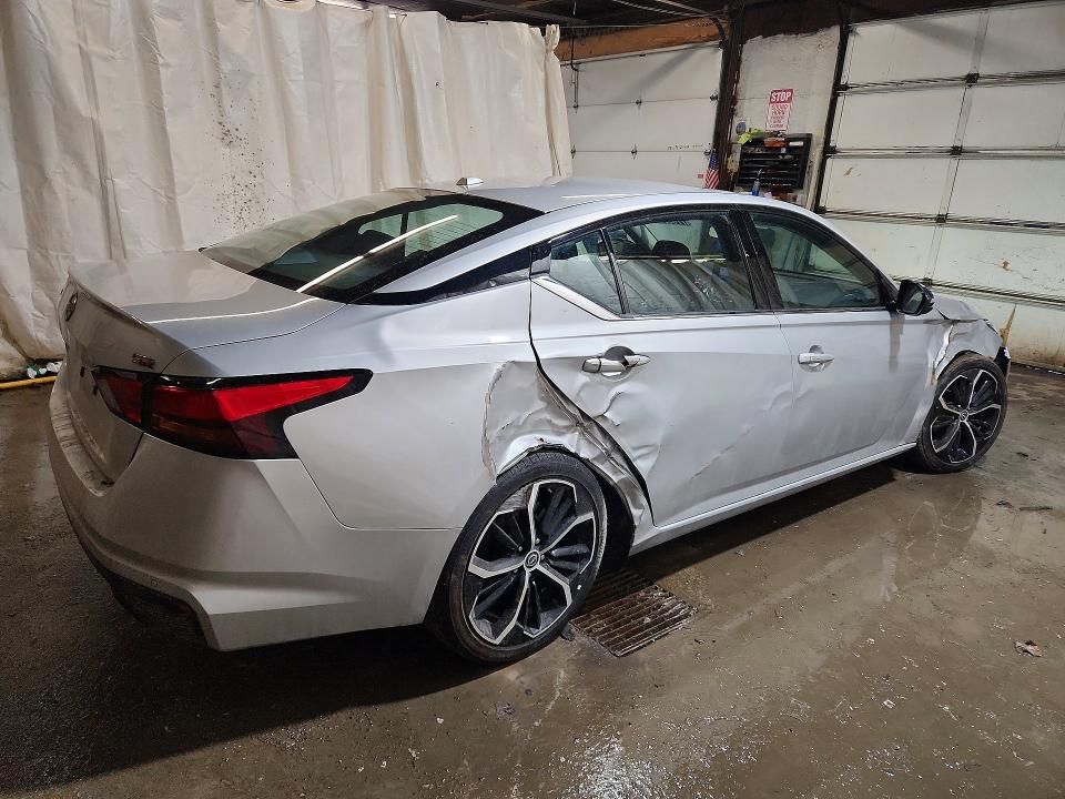 2025 Nissan Altima sr