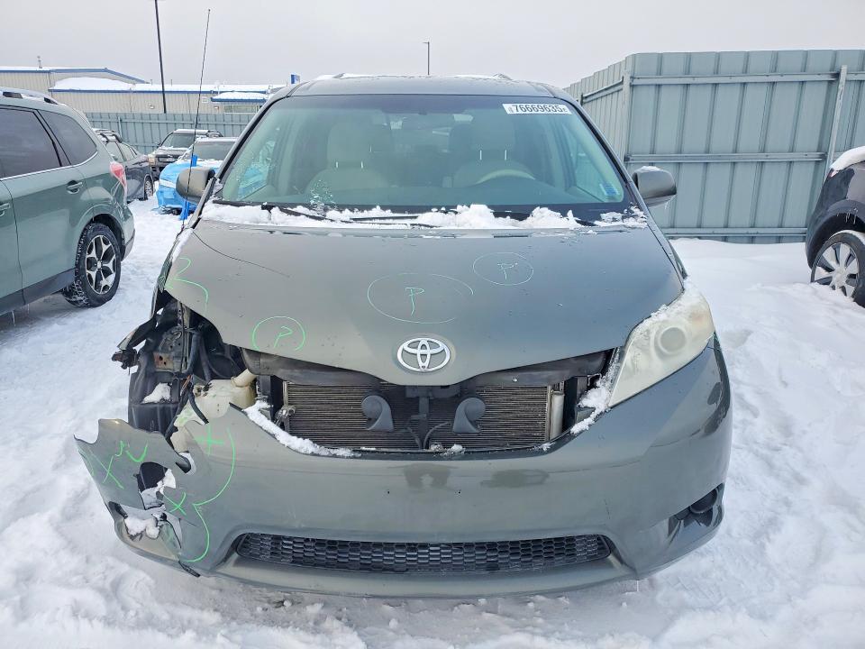 2012 Toyota Sienna