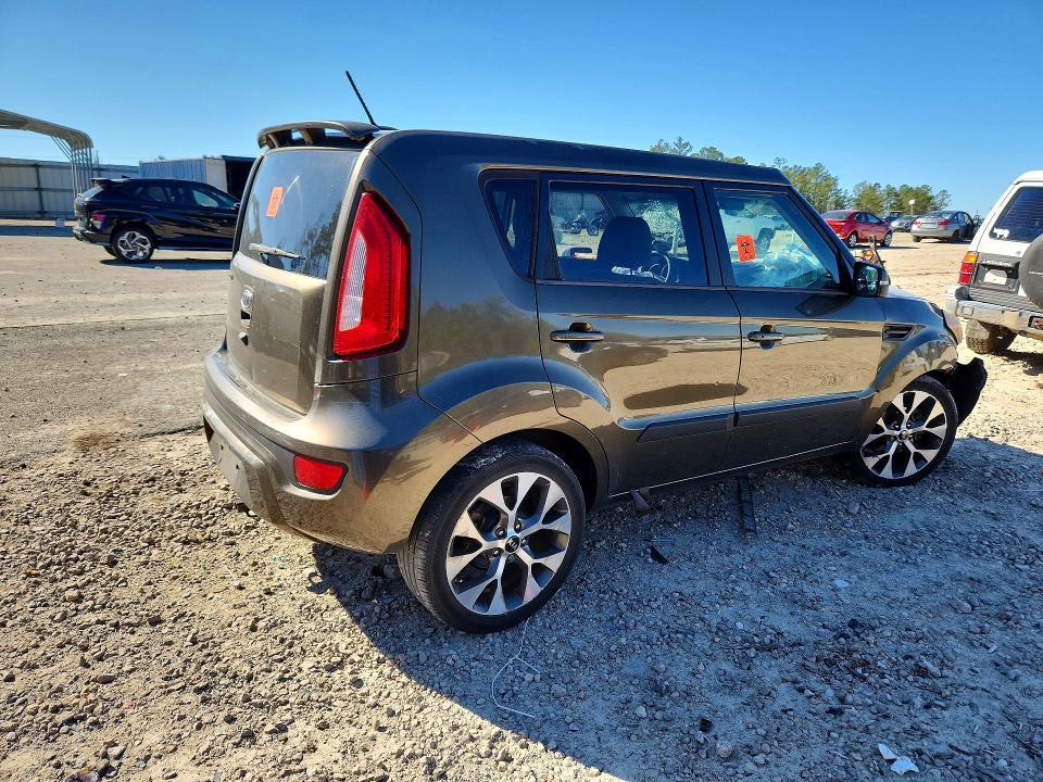 2012 KIA Soul +