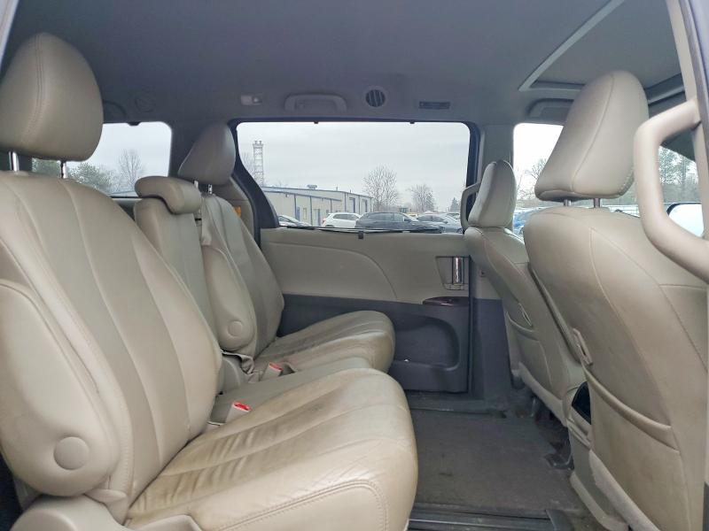 2013 Toyota Sienna xle