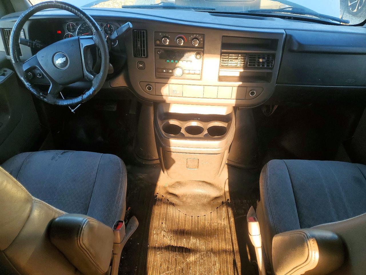 2010 Chevrolet Express 2500 Cargo Delivery Van