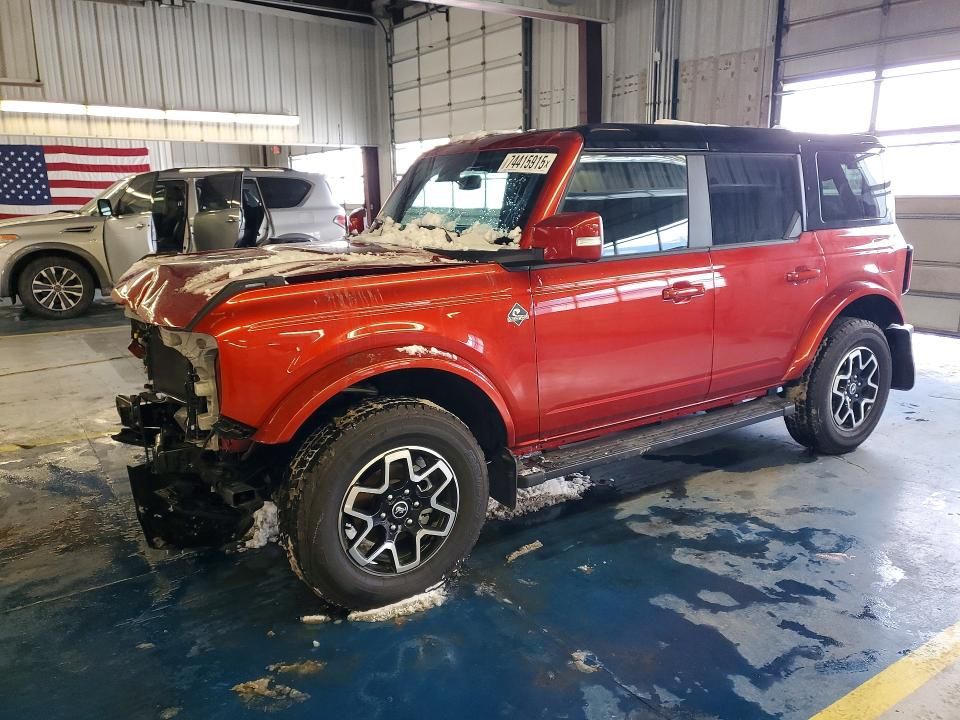 2024 Ford Bronco Outer Banks