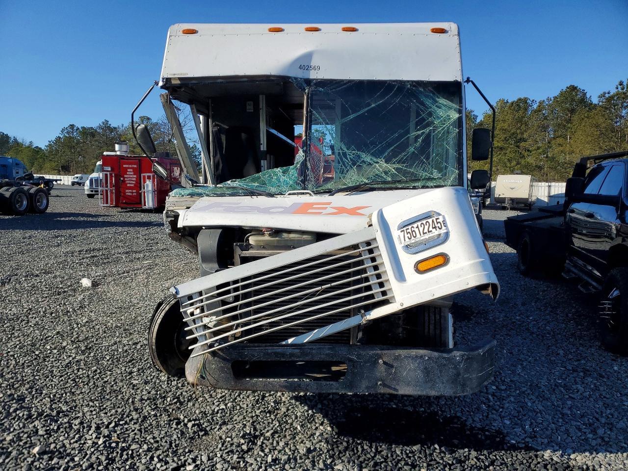 2010 Freightliner MT45 Chassis Delivery Truck