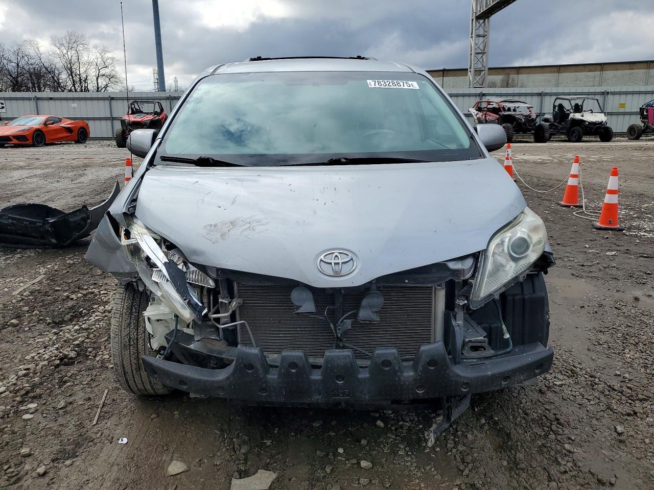 2013 Toyota Sienna LE