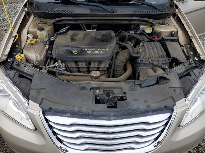 2013 Chrysler 200 Touring