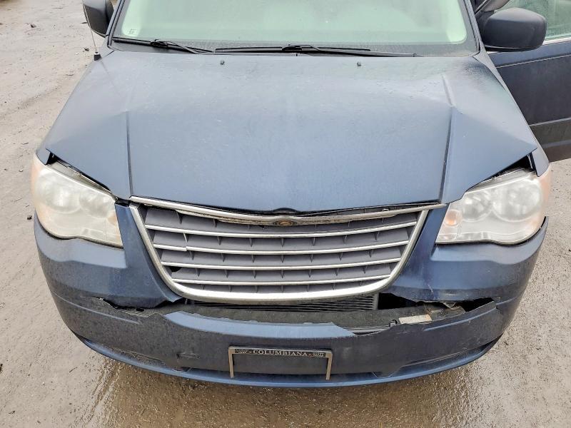 2009 Chrysler Town & Country lx