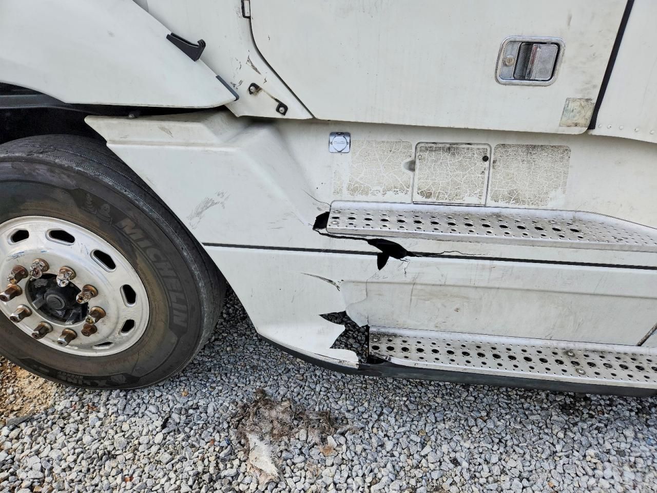 2006 Freightliner Columbia 120 Semi Truck