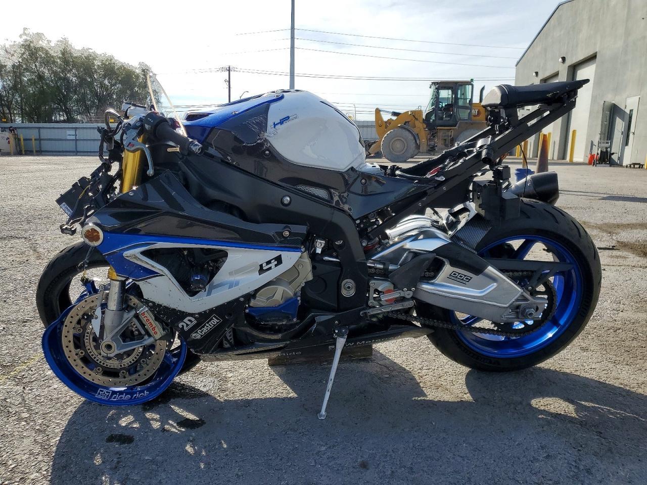 2014 BMW HP4