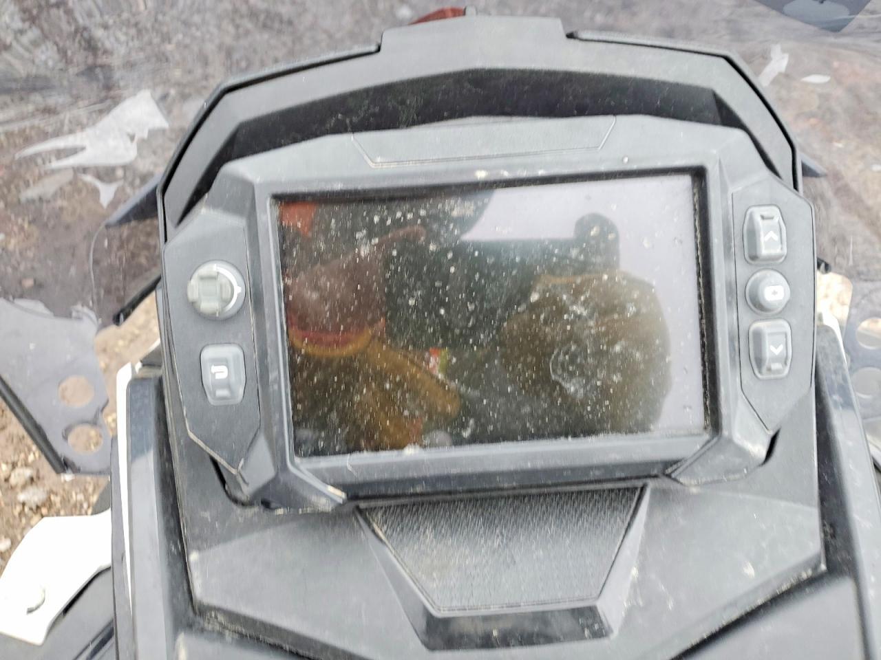 2023 Polaris 850 Indy XCR 128