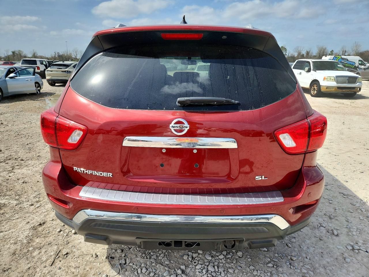 2017 Nissan Pathfinder sl