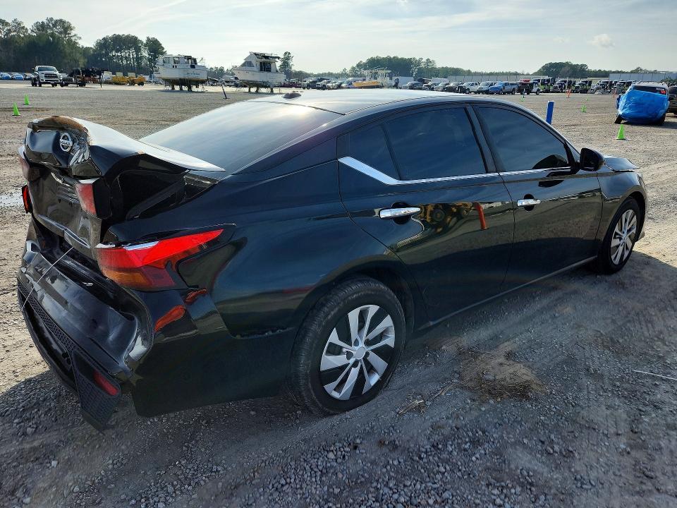 2019 Nissan Altima s