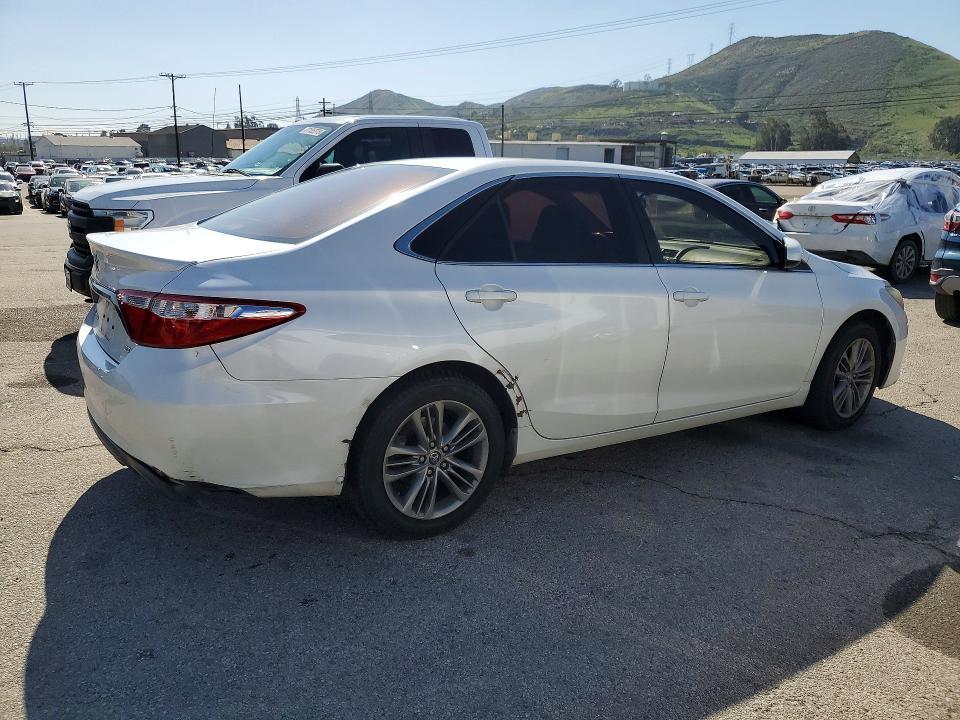 2015 Toyota Camry le