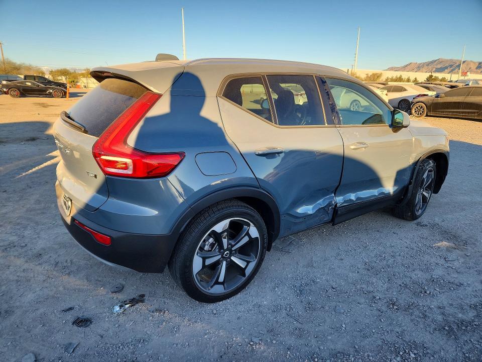 2021 Volvo Xc40 T5 Momentum