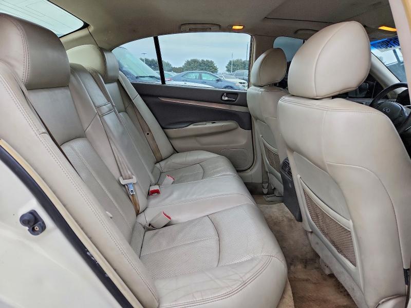 2015 Infinity Q40