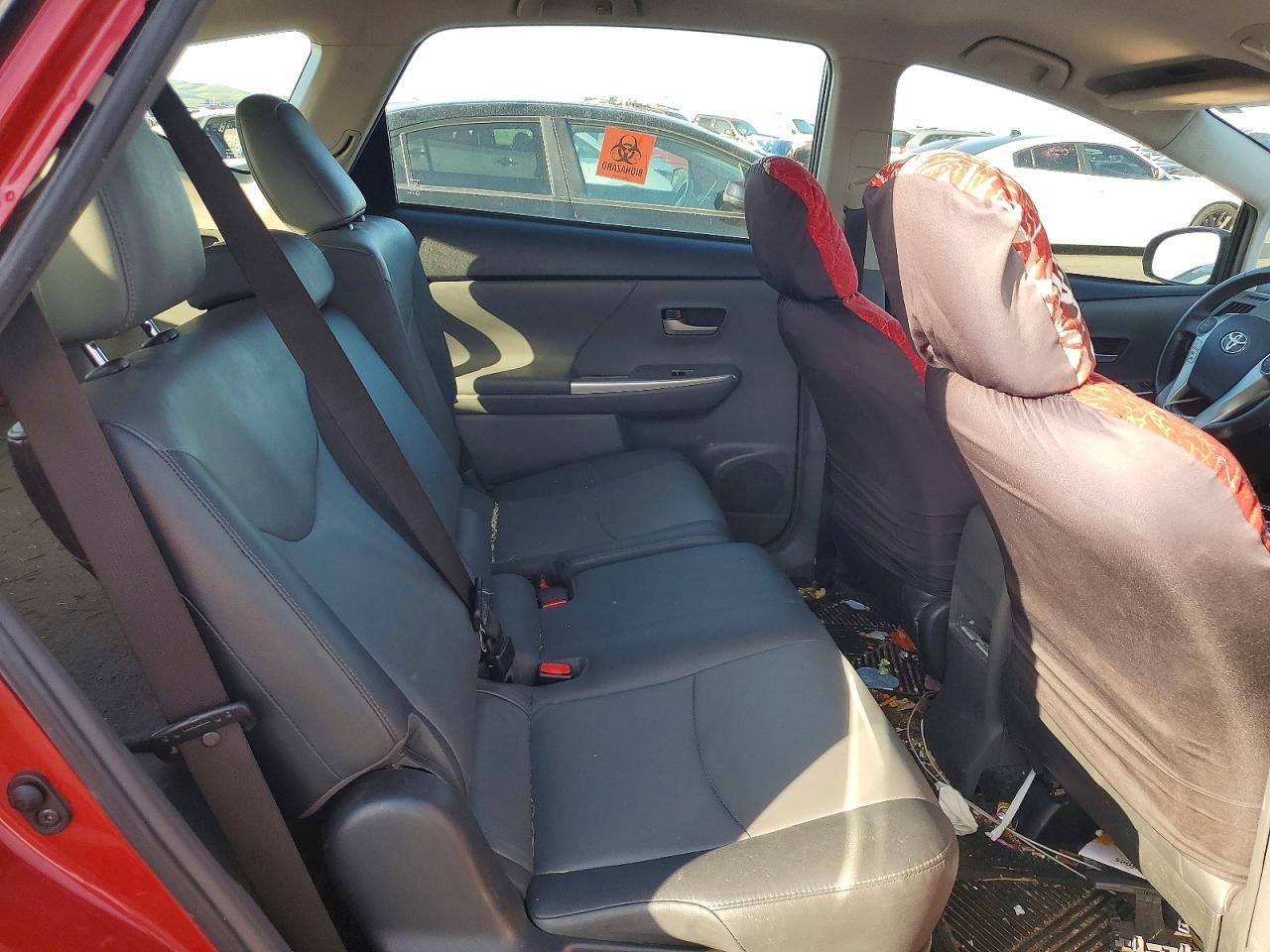 2013 Toyota Prius v Five