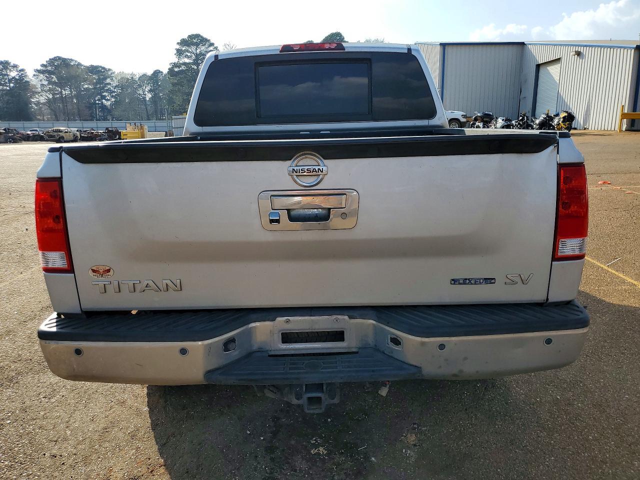 2013 Nissan Titan SV