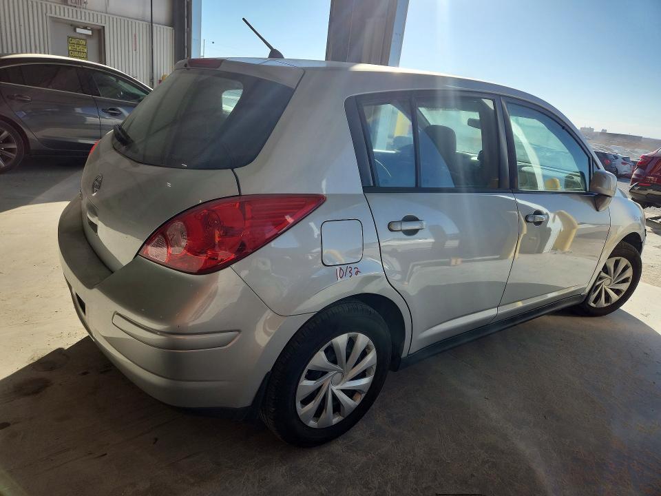 2010 Nissan Versa s