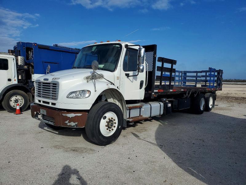 2016 Freightliner Business Class M2 Flatbed Truck