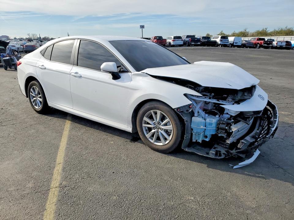2025 Toyota Camry le