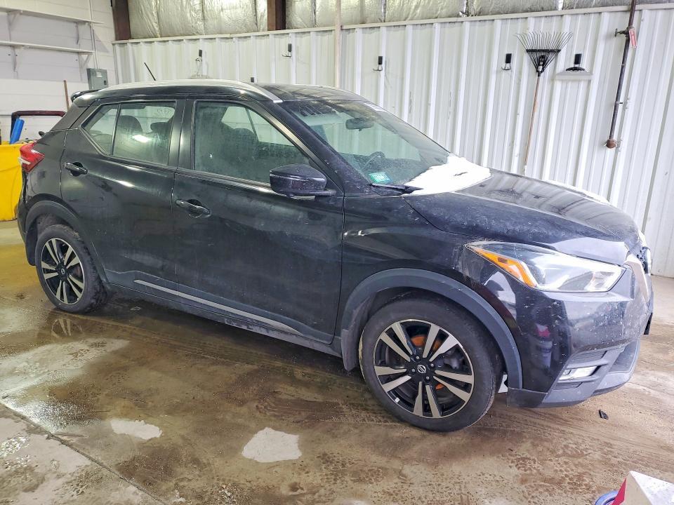 2019 Nissan Kicks s