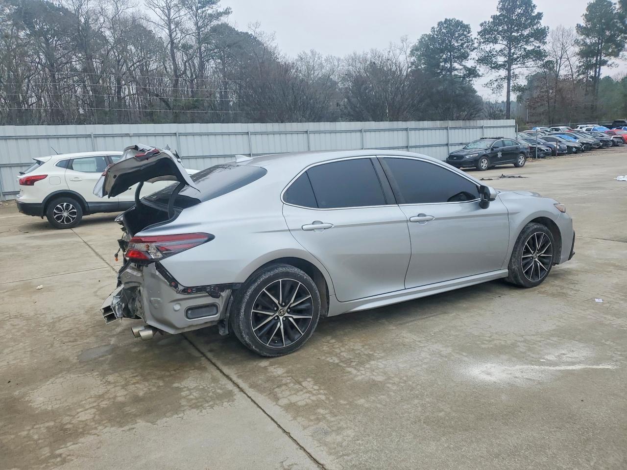 2021 Toyota Camry se