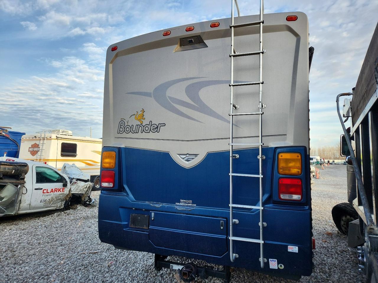 2008 Fleetwood 2007 Ford F550 Super Duty RV