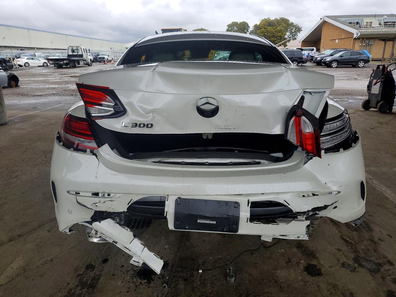 2023 Mercedes-Benz C300