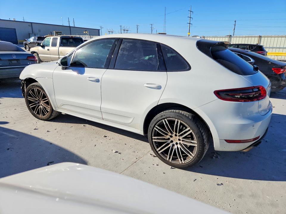2016 Porsche Macan Turbo