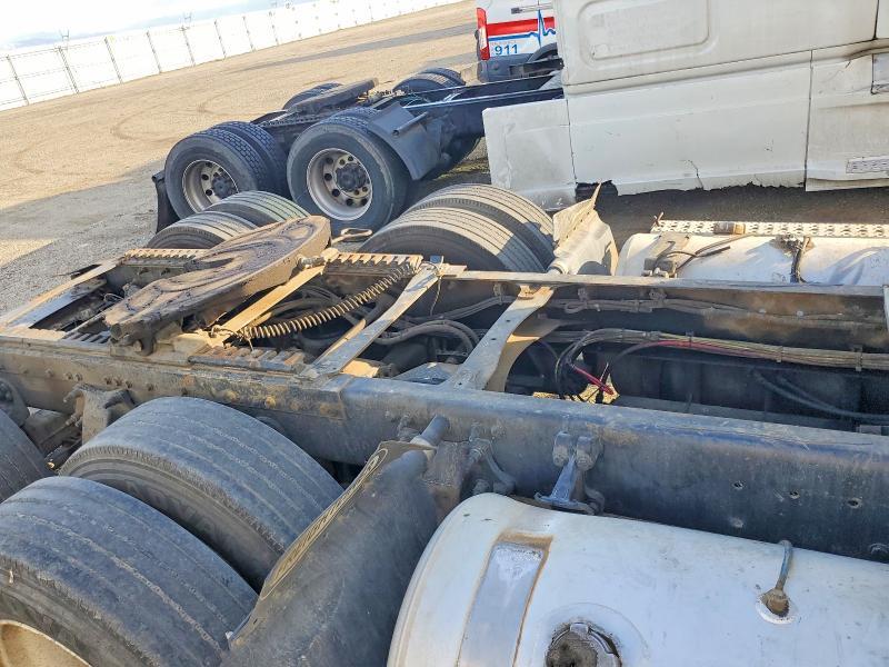 2014 Freightliner Cascadia Semi Truck